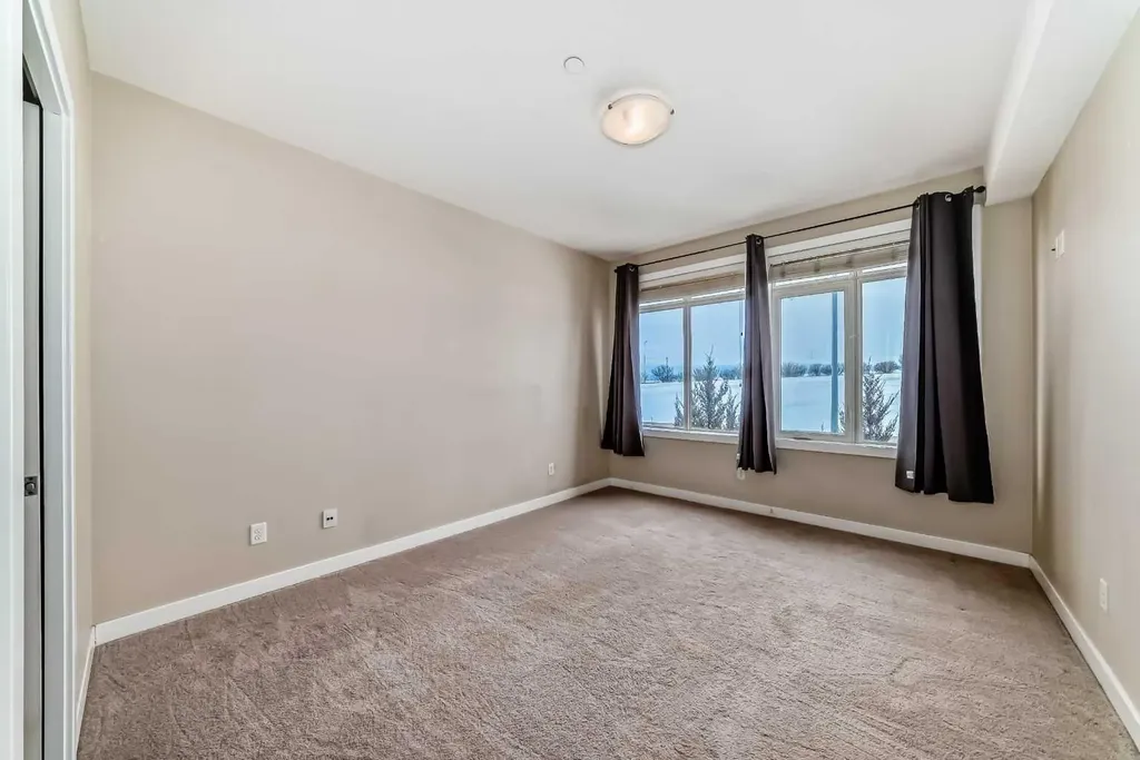 1005B Westmount Drive Strathmore AB T1P 0C3