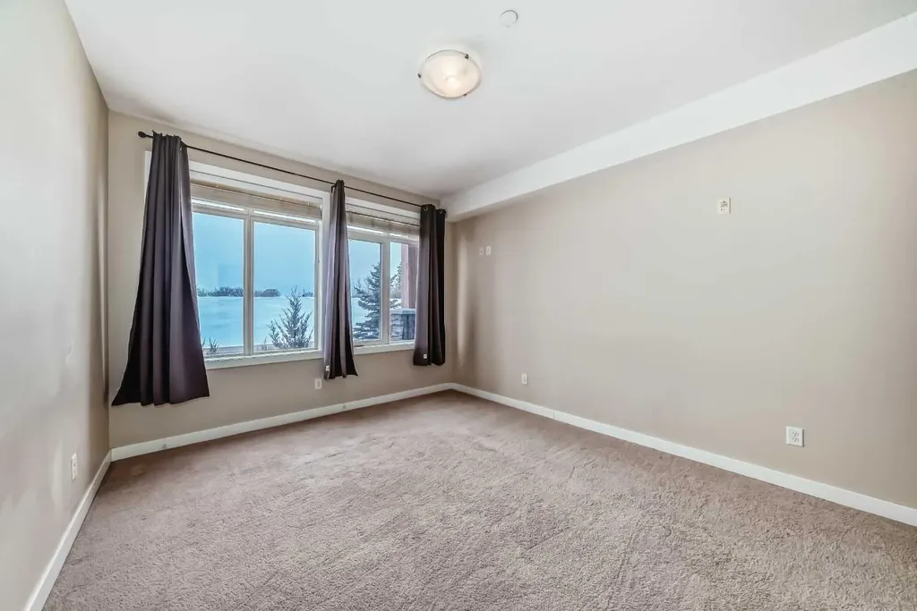1005B Westmount Drive Strathmore AB T1P 0C3