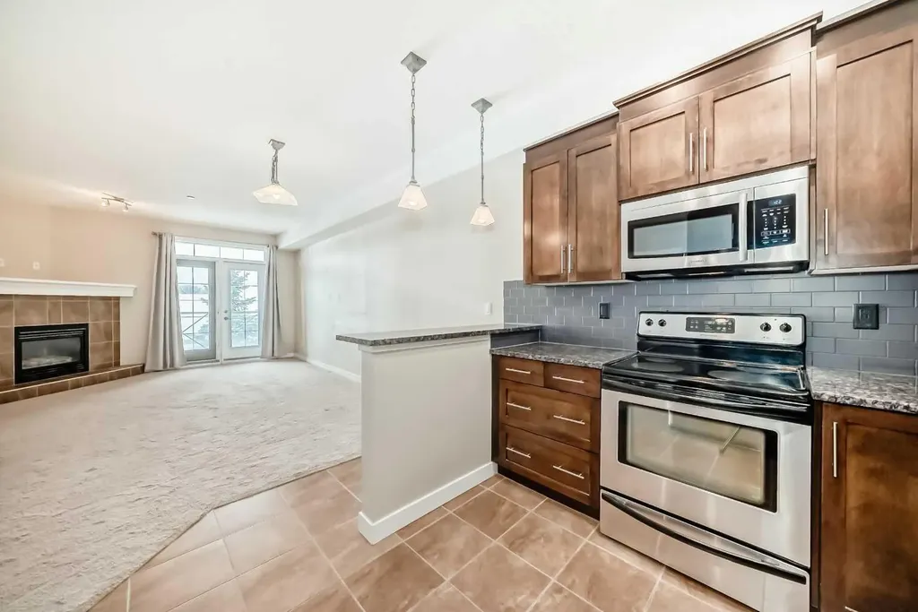 1005B Westmount Drive Strathmore AB T1P 0C3