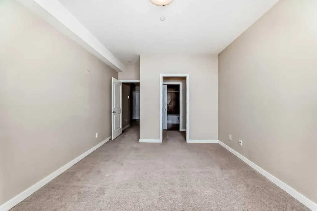 1005B Westmount Drive Strathmore AB T1P 0C3
