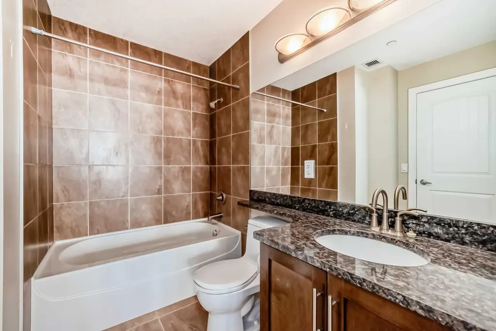 1005B Westmount Drive Strathmore AB T1P 0C3