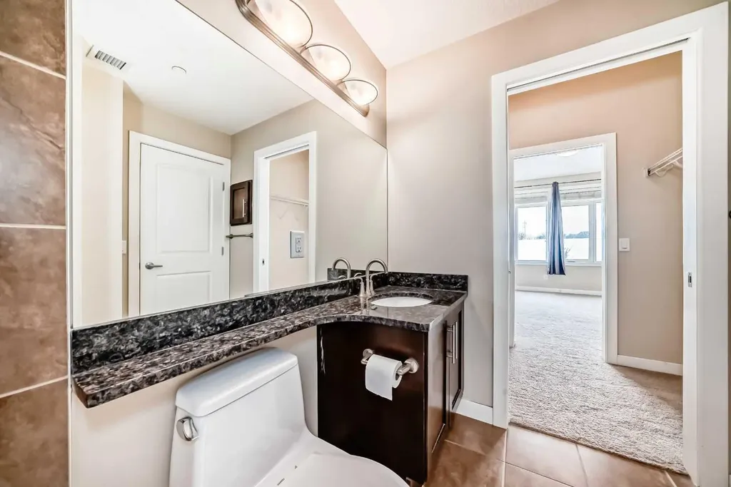 1005B Westmount Drive Strathmore AB T1P 0C3