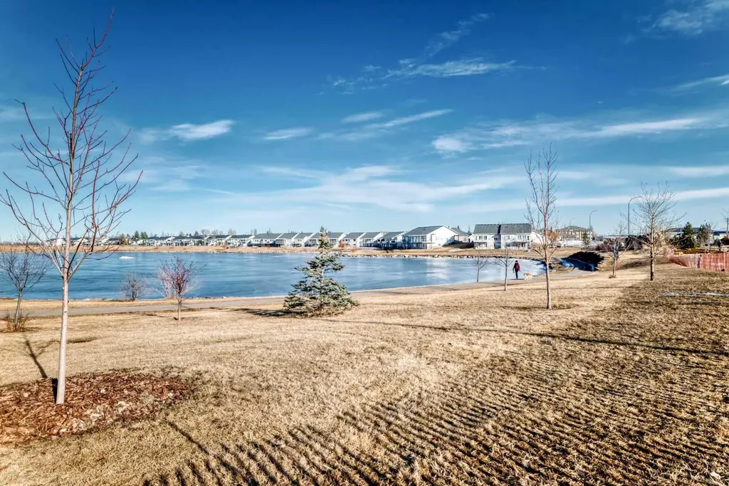 1005B Westmount Drive Strathmore AB T1P 0C3