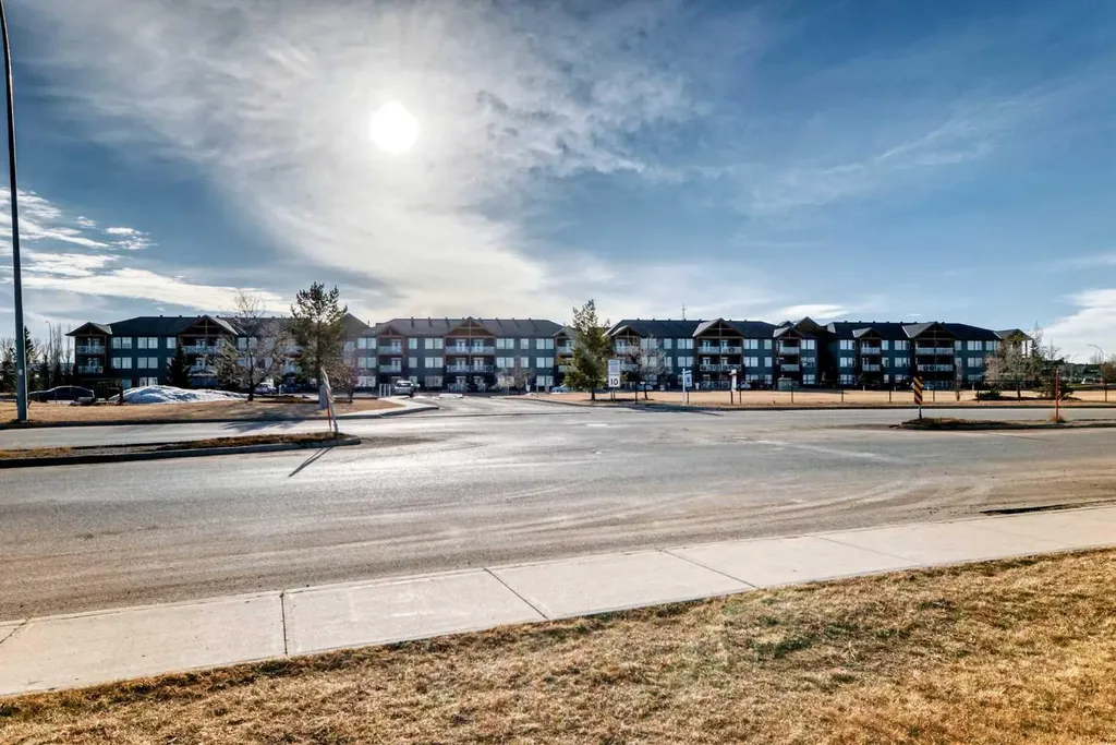 1005B Westmount Drive Strathmore AB T1P 0C3