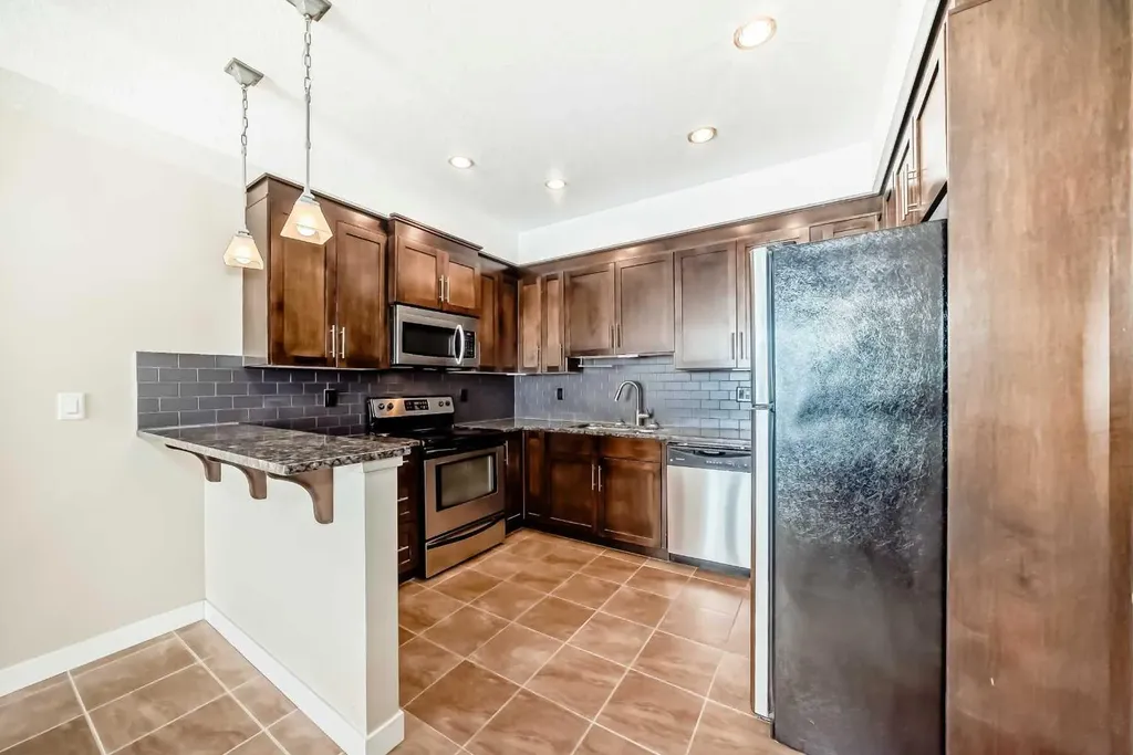 1005B Westmount Drive Strathmore AB T1P 0C3