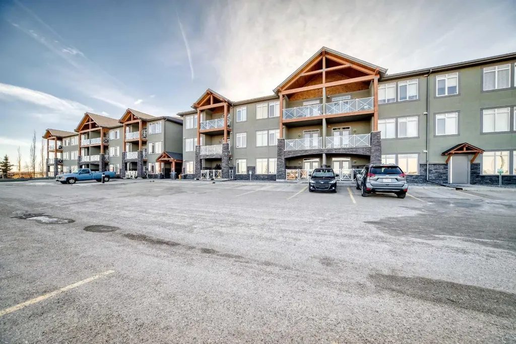 1005B Westmount Drive Strathmore AB T1P 0C3