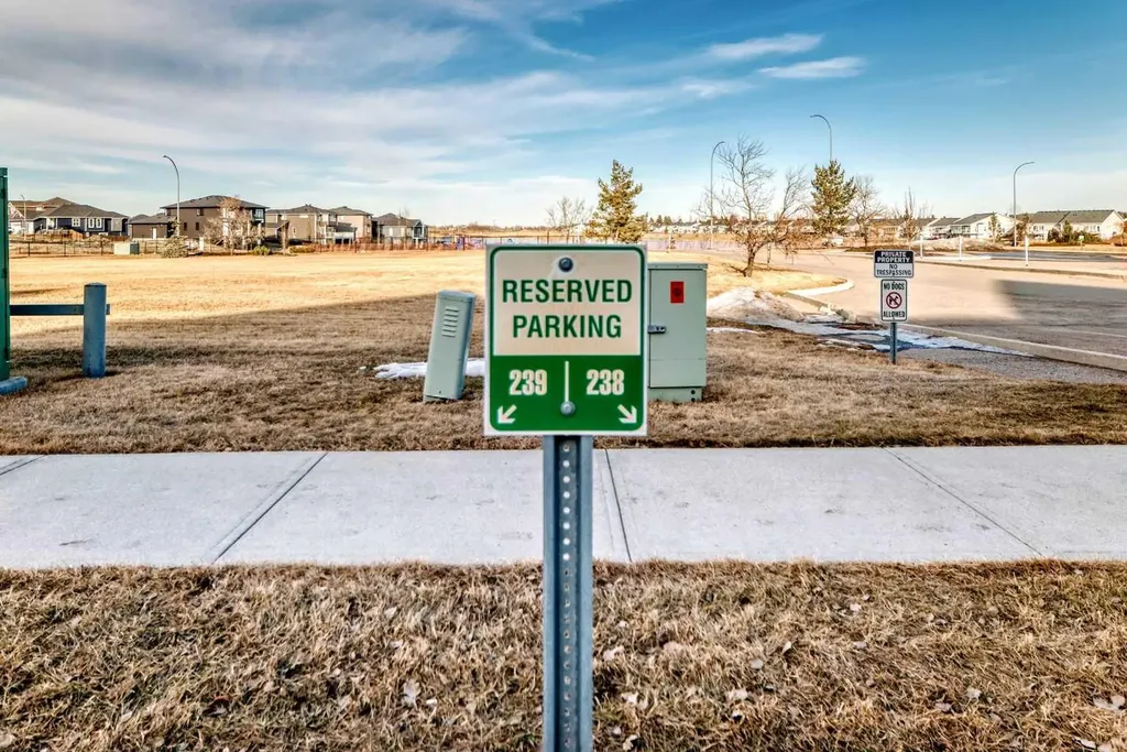 1005B Westmount Drive Strathmore AB T1P 0C3