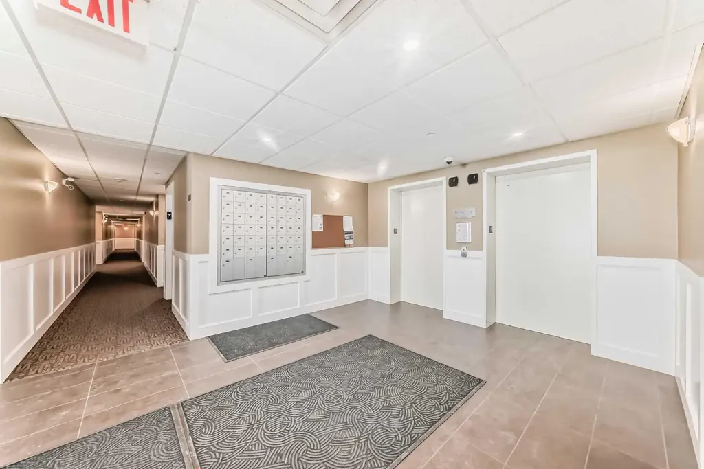 1005B Westmount Drive Strathmore AB T1P 0C3