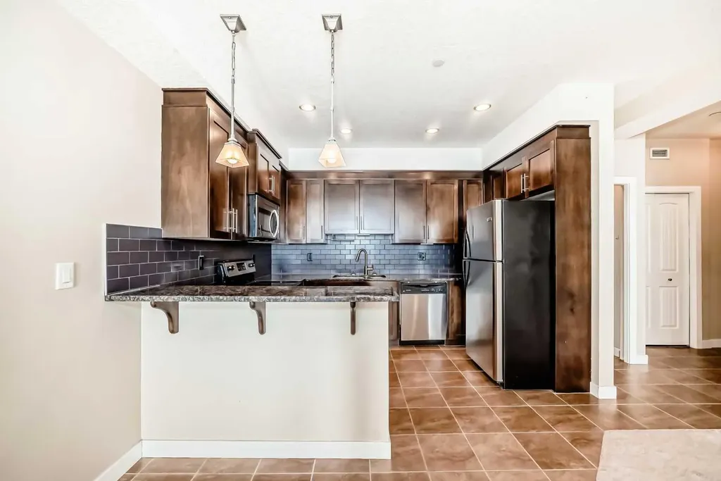 1005B Westmount Drive Strathmore AB T1P 0C3