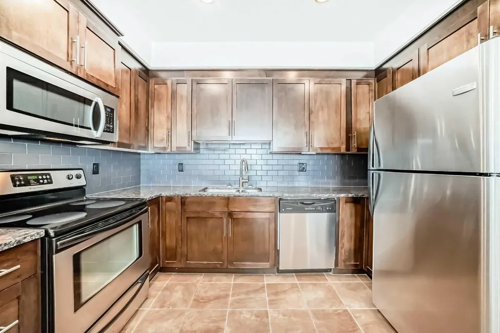 1005B Westmount Drive Strathmore AB T1P 0C3