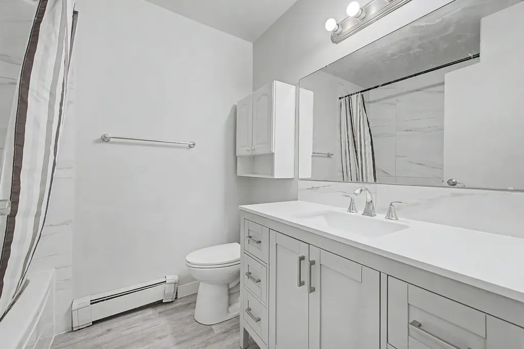 4004 79 Street NW Calgary AB t3b2n8