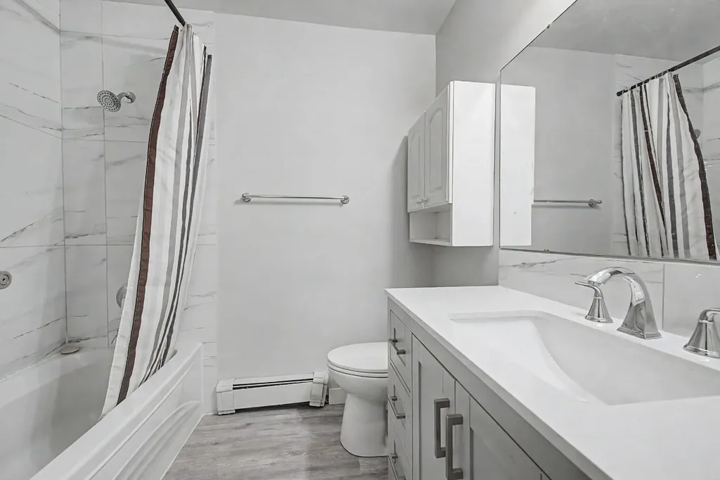 4004 79 Street NW Calgary AB t3b2n8