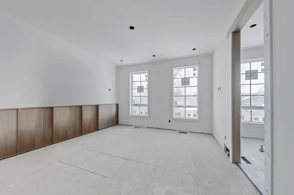 2233 2 Avenue NW Calgary AB T2N 0H1