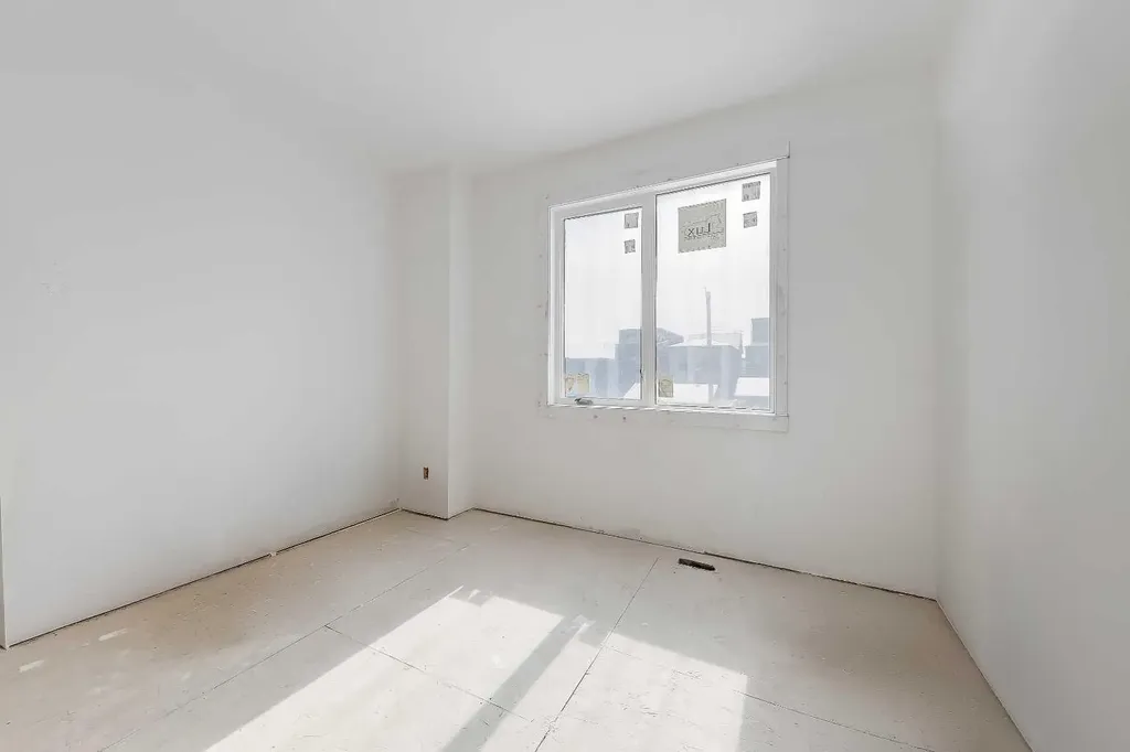 2233 2 Avenue NW Calgary AB T2N 0H1