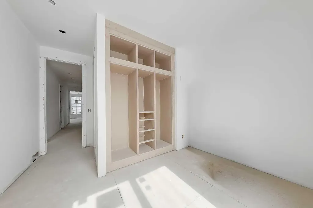 2233 2 Avenue NW Calgary AB T2N 0H1