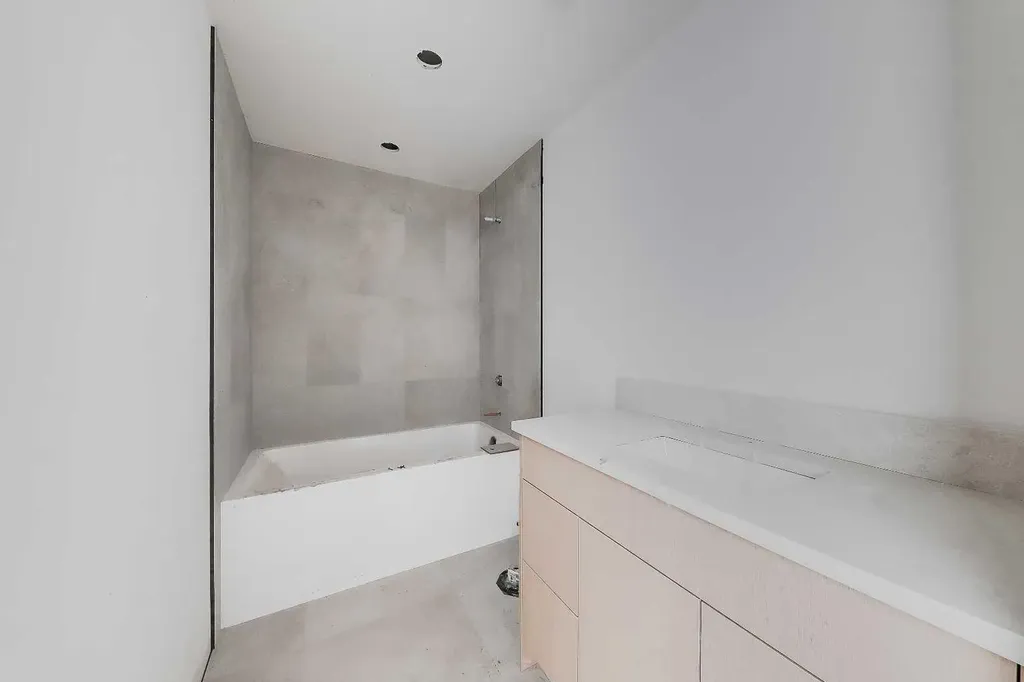 2233 2 Avenue NW Calgary AB T2N 0H1