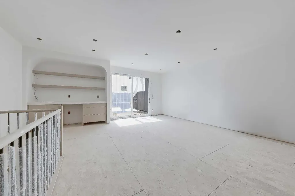 2233 2 Avenue NW Calgary AB T2N 0H1
