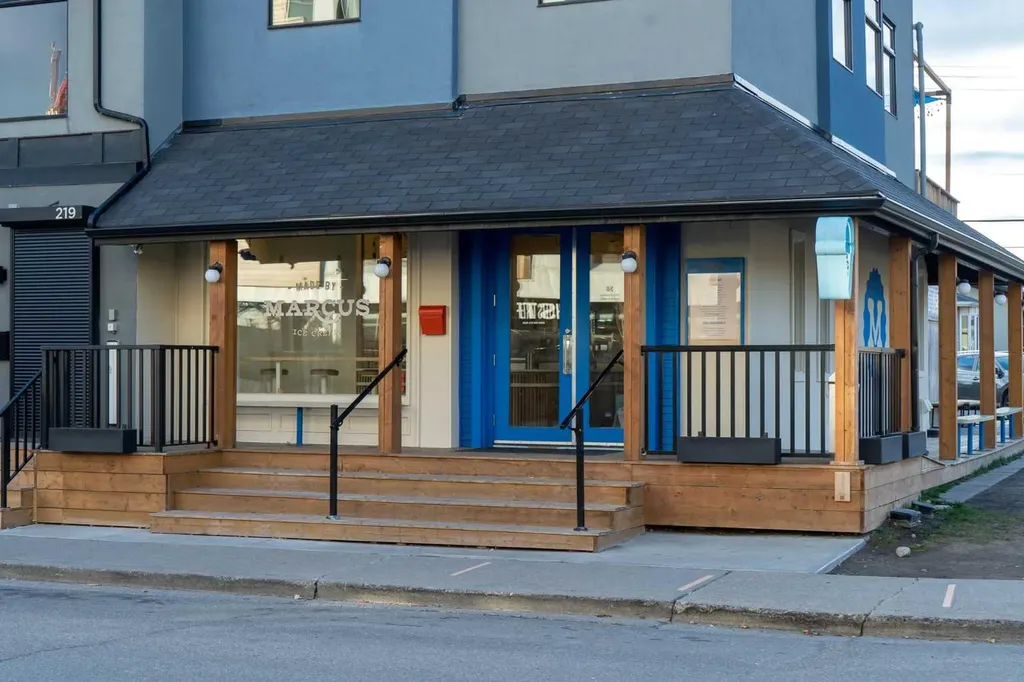 2233 2 Avenue NW Calgary AB T2N 0H1