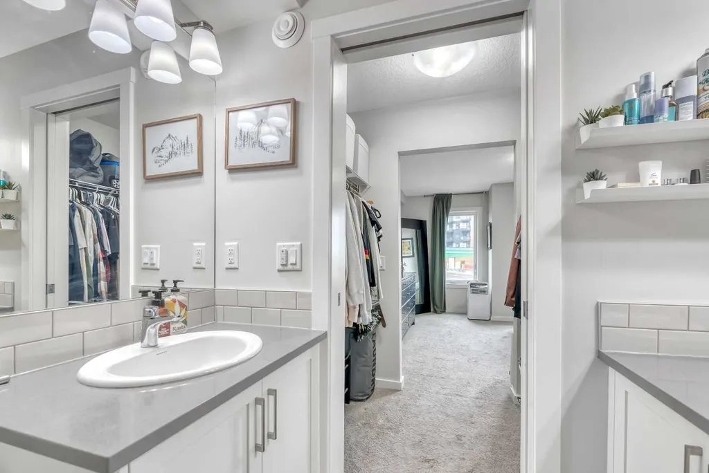 19500 37 Street SE Calgary AB T3M 2W9
