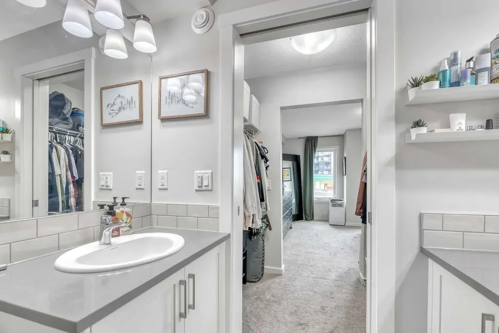 19500 37 Street SE Calgary AB T3M 2W9