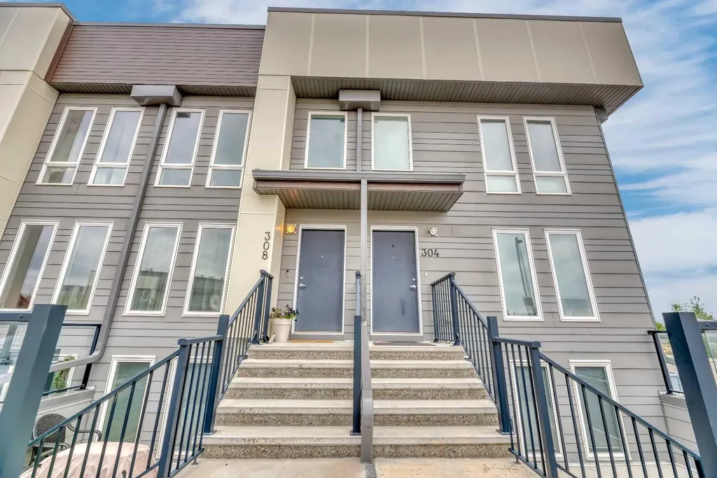 19500 37 Street SE Calgary AB T3M 2W9