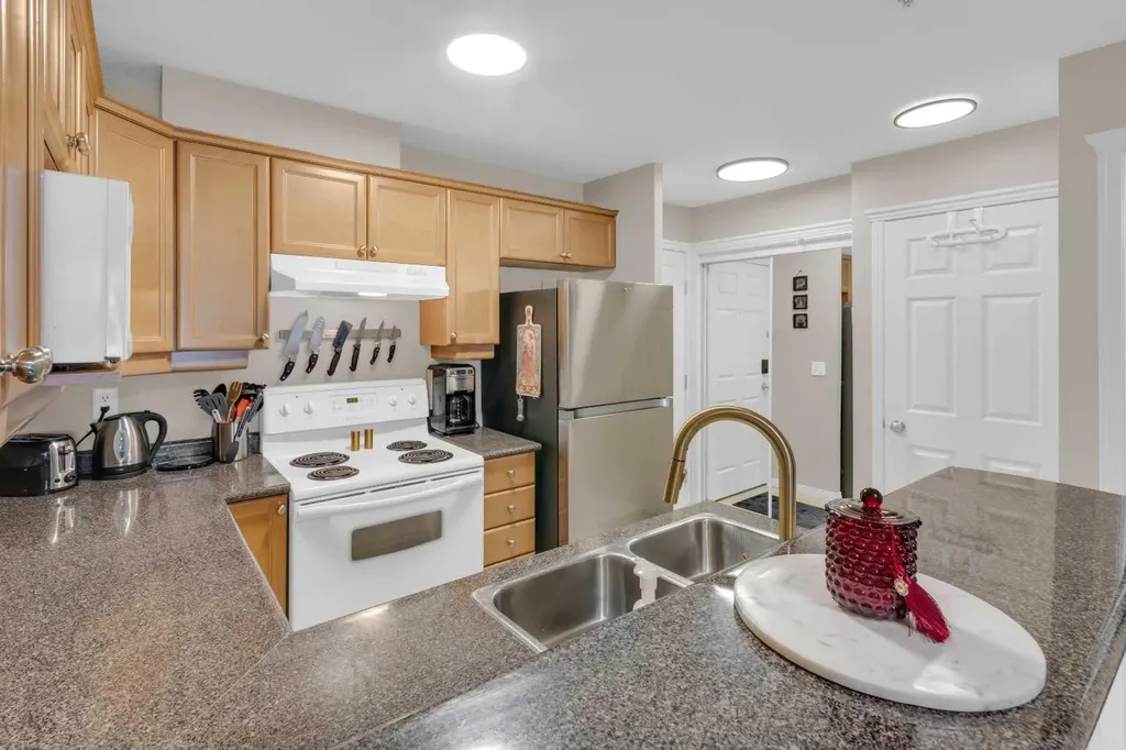 1833 11 Avenue SW Calgary AB T3C0N7