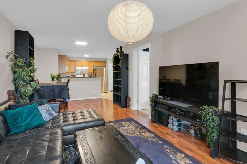 1833 11 Avenue SW Calgary AB T3C0N7