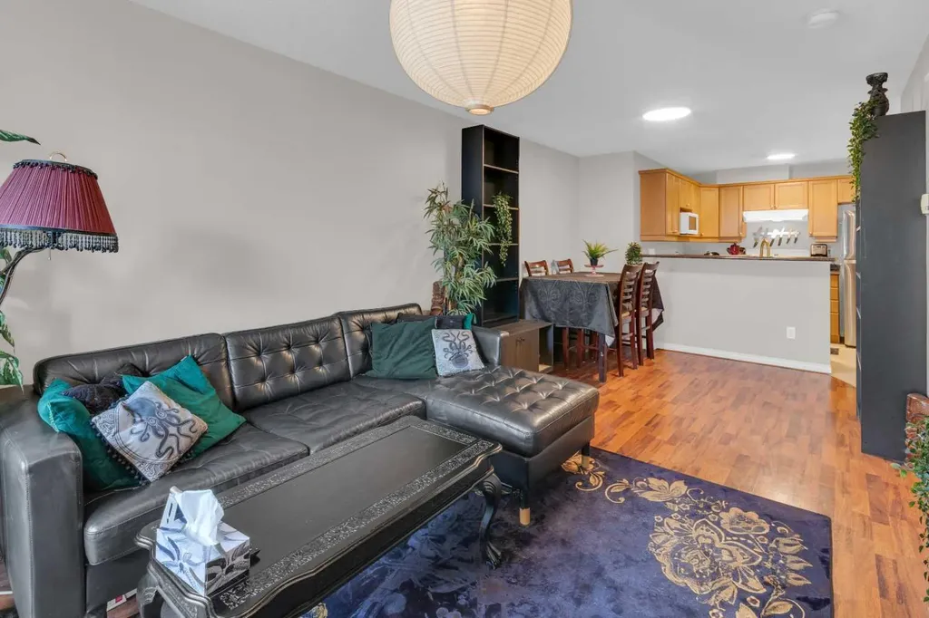 1833 11 Avenue SW Calgary AB T3C0N7