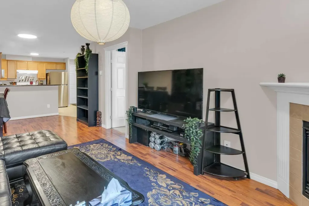 1833 11 Avenue SW Calgary AB T3C0N7