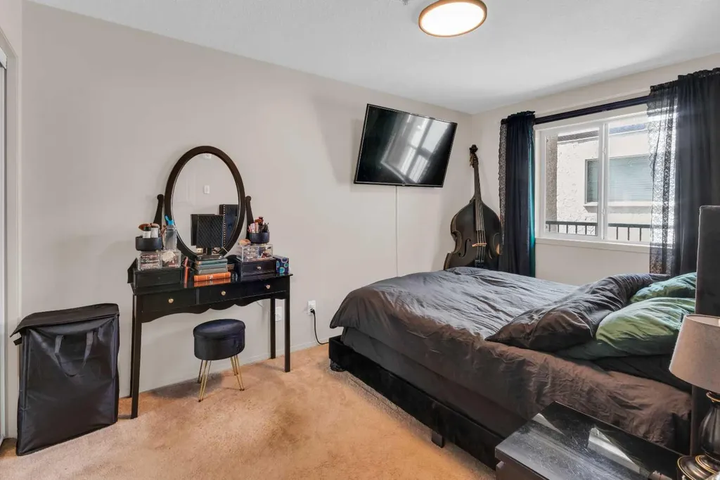 1833 11 Avenue SW Calgary AB T3C0N7