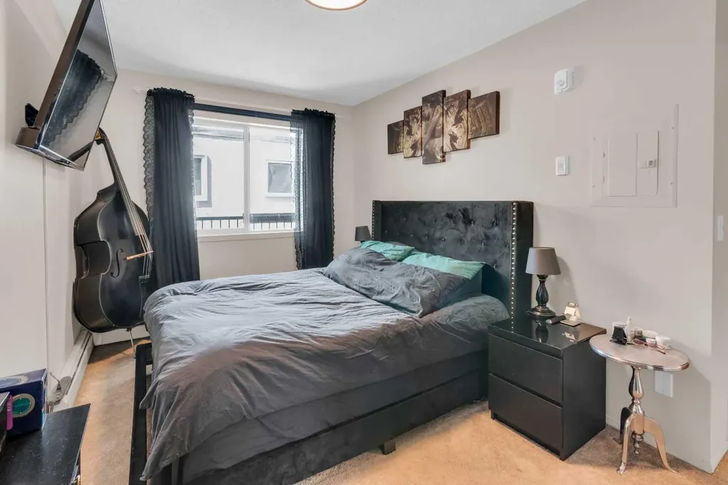 1833 11 Avenue SW Calgary AB T3C0N7