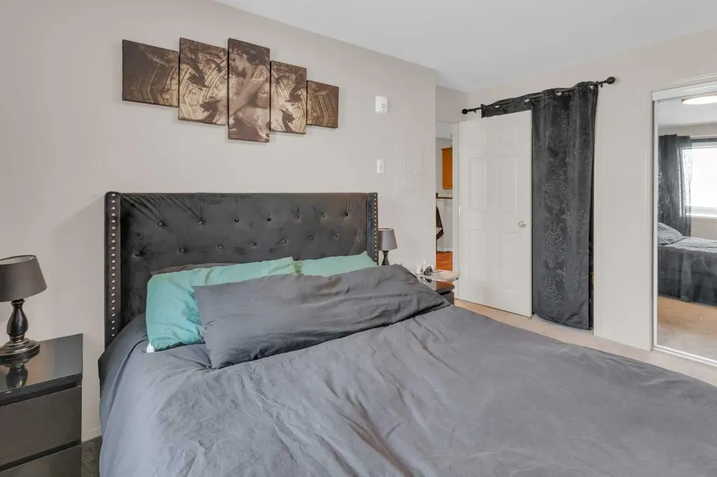 1833 11 Avenue SW Calgary AB T3C0N7