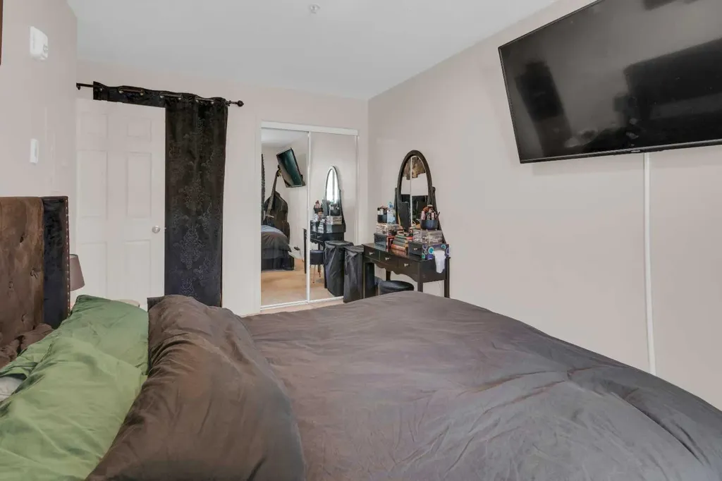 1833 11 Avenue SW Calgary AB T3C0N7