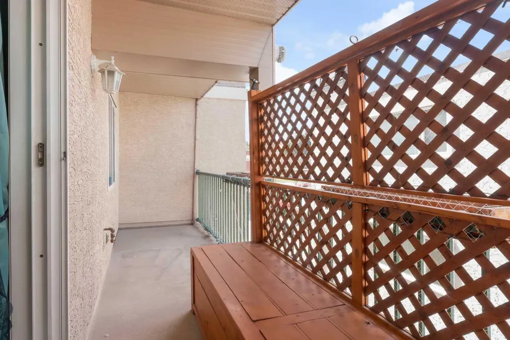 1833 11 Avenue SW Calgary AB T3C0N7