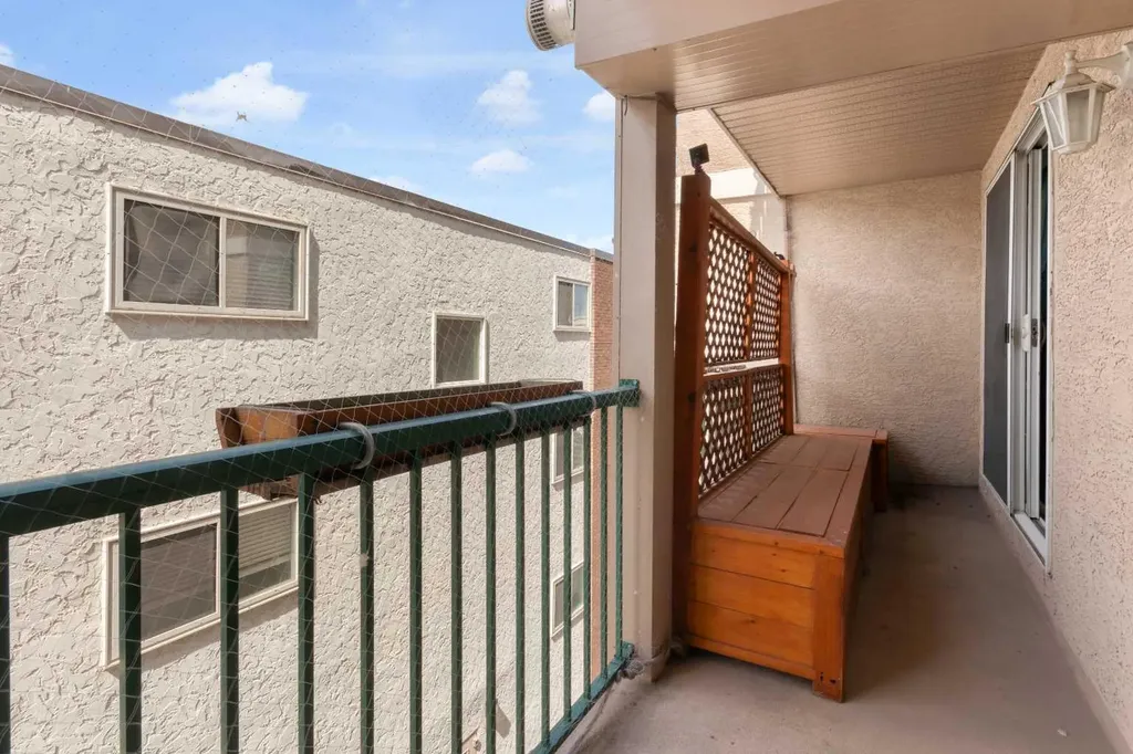 1833 11 Avenue SW Calgary AB T3C0N7