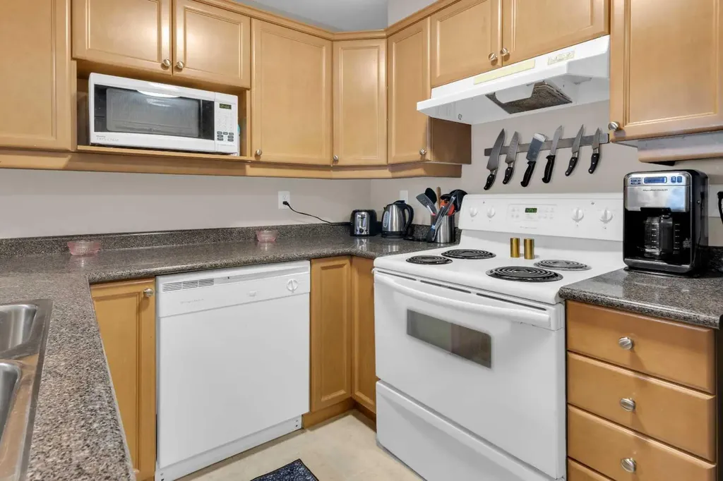 1833 11 Avenue SW Calgary AB T3C0N7