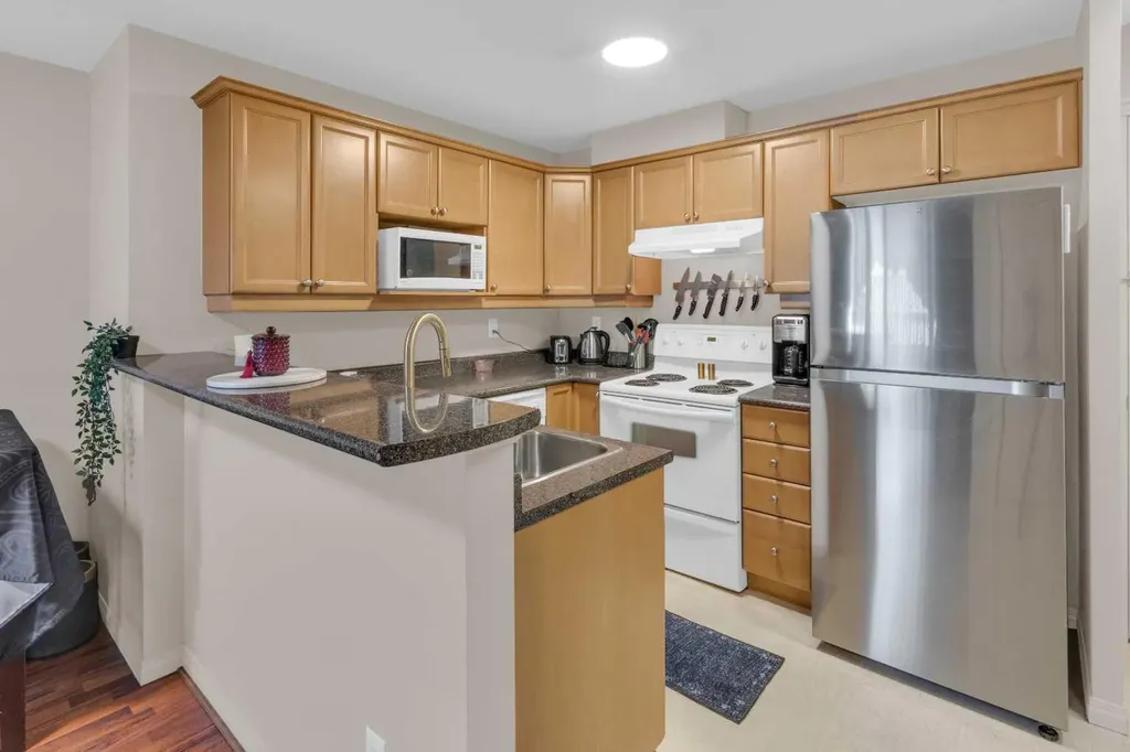 1833 11 Avenue SW Calgary AB T3C0N7