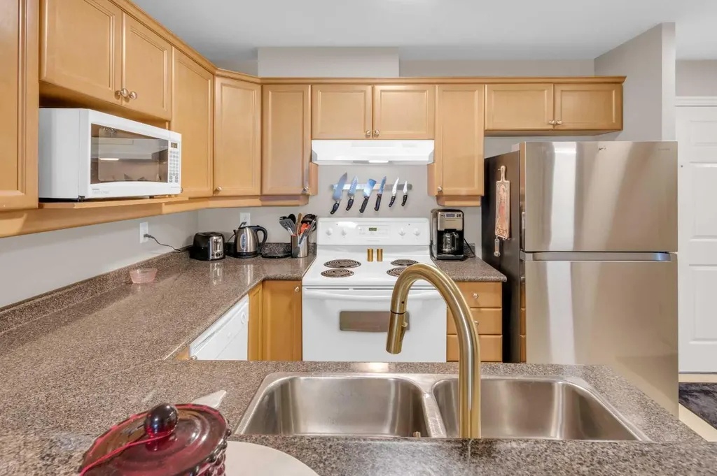1833 11 Avenue SW Calgary AB T3C0N7