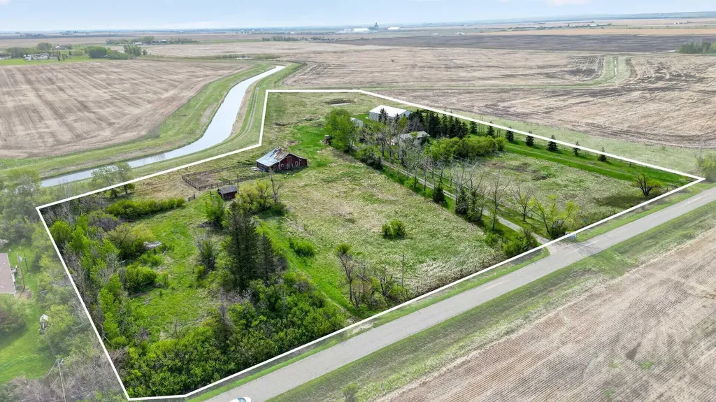 222075 Range Road 264 Rural Wheatland County AB T0J0M0