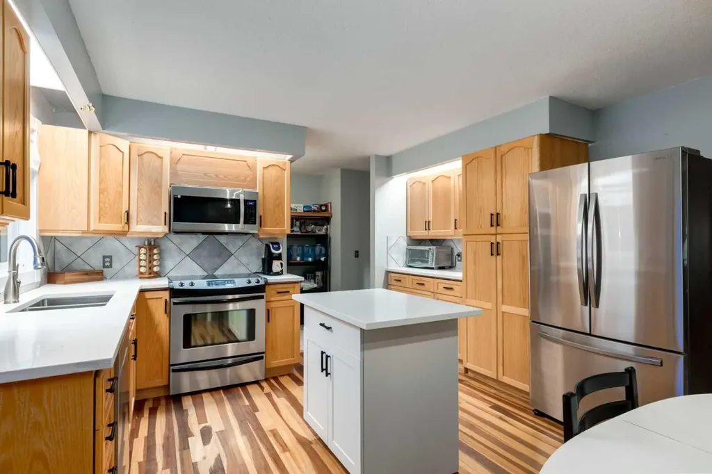 222075 Range Road 264 Rural Wheatland County AB T0J0M0