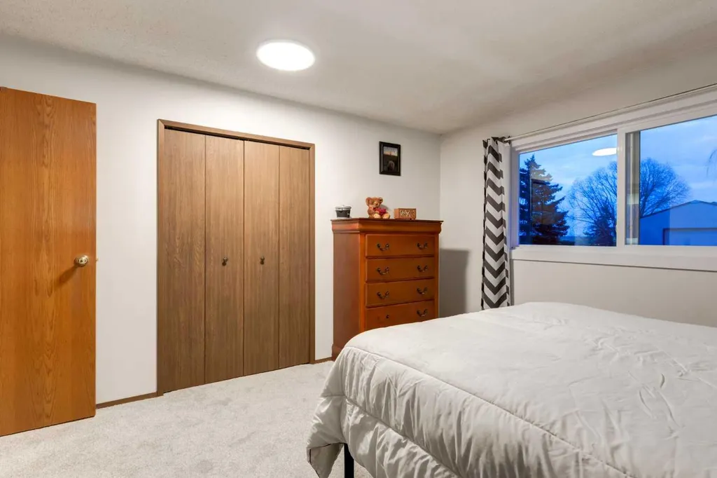 222075 Range Road 264 Rural Wheatland County AB T0J0M0