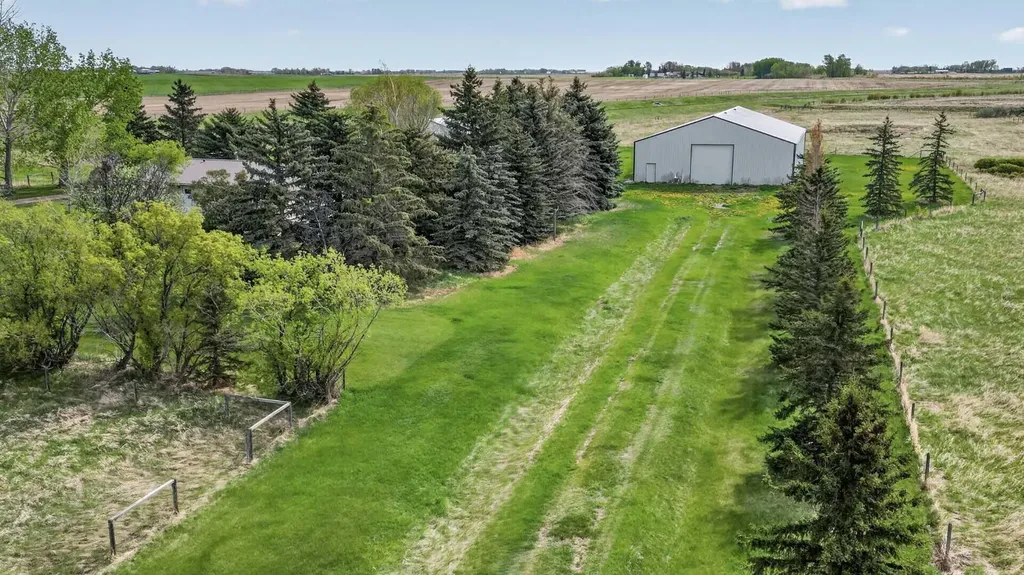 222075 Range Road 264 Rural Wheatland County AB T0J0M0