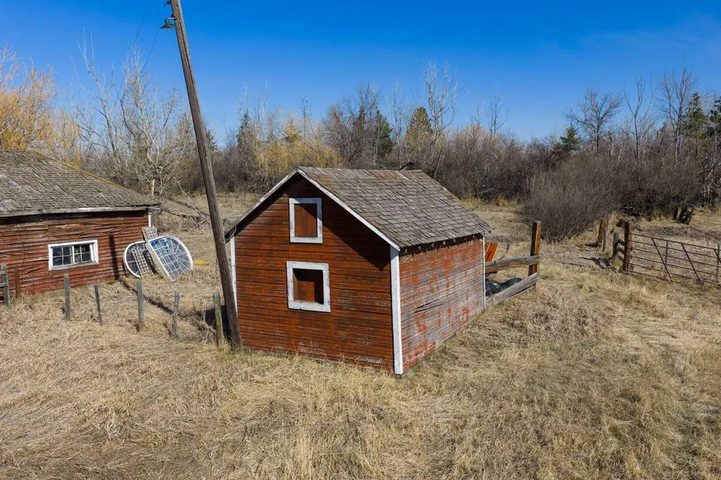 222075 Range Road 264 Rural Wheatland County AB T0J0M0