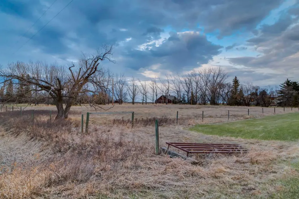 222075 Range Road 264 Rural Wheatland County AB T0J0M0