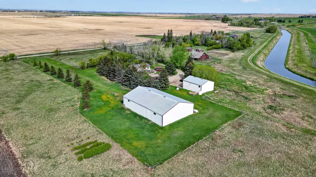 222075 Range Road 264 Rural Wheatland County AB T0J0M0
