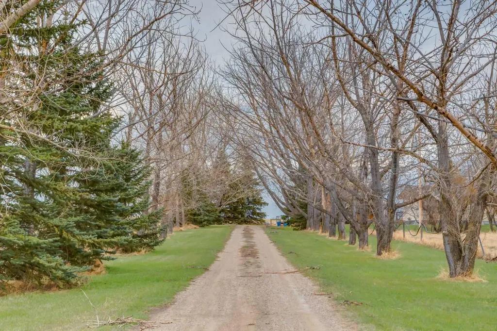 222075 Range Road 264 Rural Wheatland County AB T0J0M0