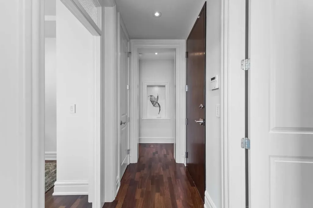 910 5 Avenue SW Calgary AB T2P 0C3