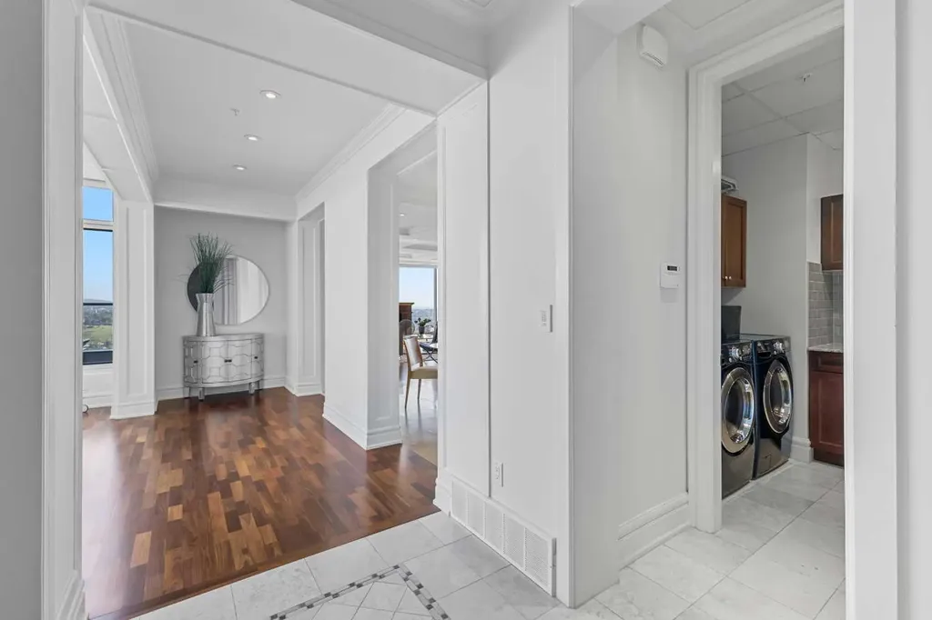 910 5 Avenue SW Calgary AB T2P 0C3