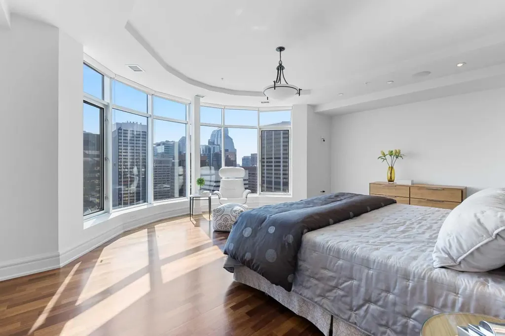 910 5 Avenue SW Calgary AB T2P 0C3