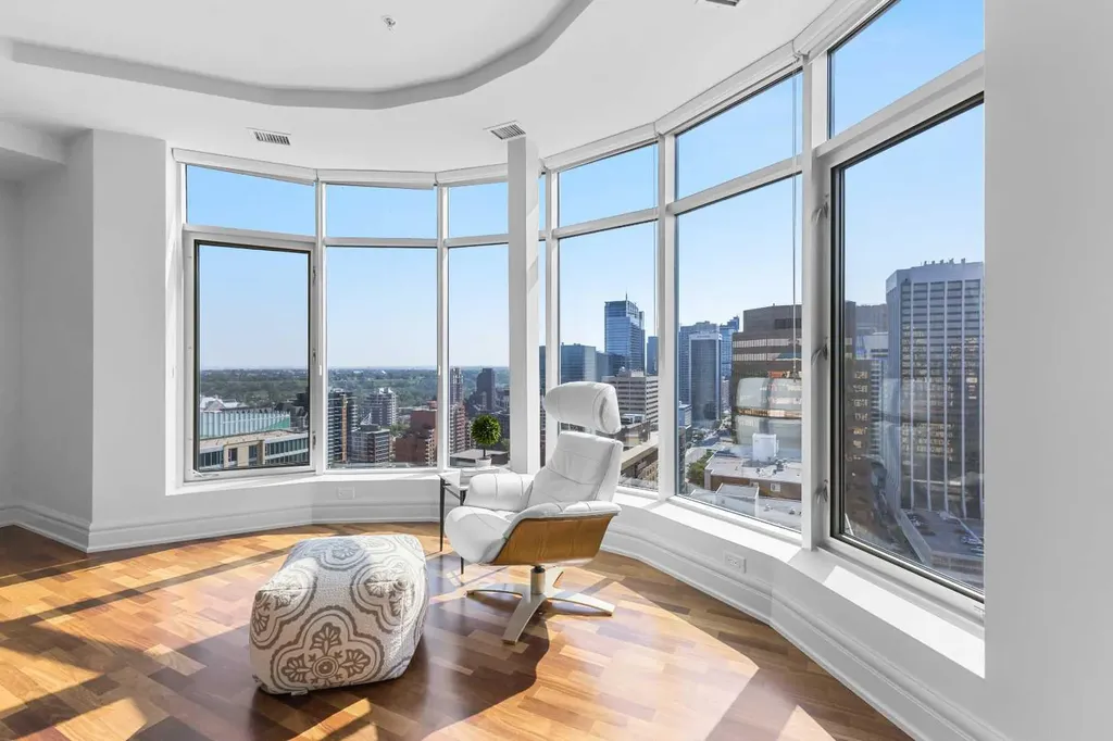 910 5 Avenue SW Calgary AB T2P 0C3